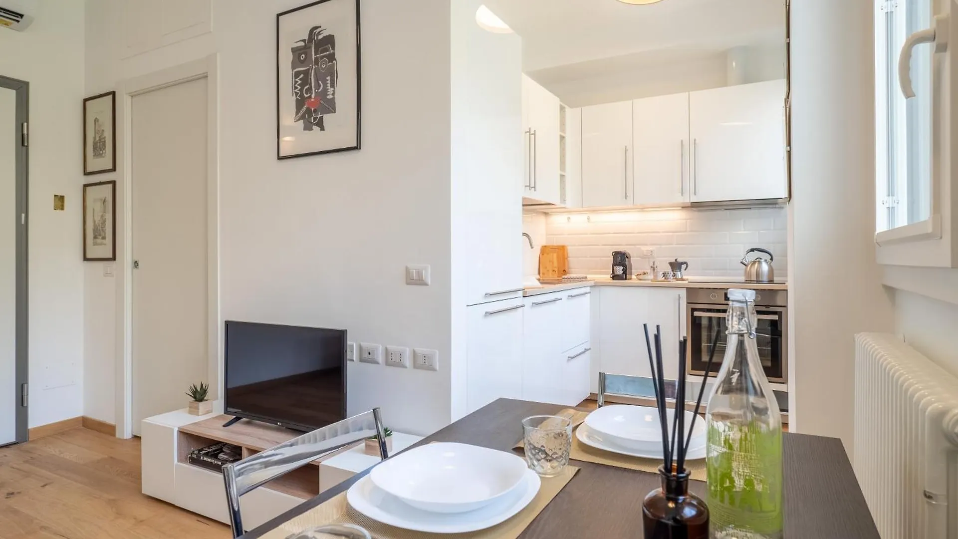 شقة Duomo Line - Cozy, Modern Designed Flat ميلان 0*,